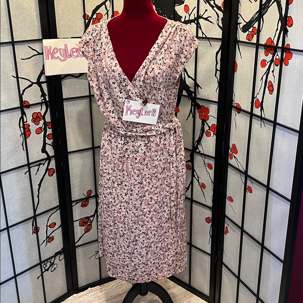#94. 🪷Pink floral wrap dress. Medium